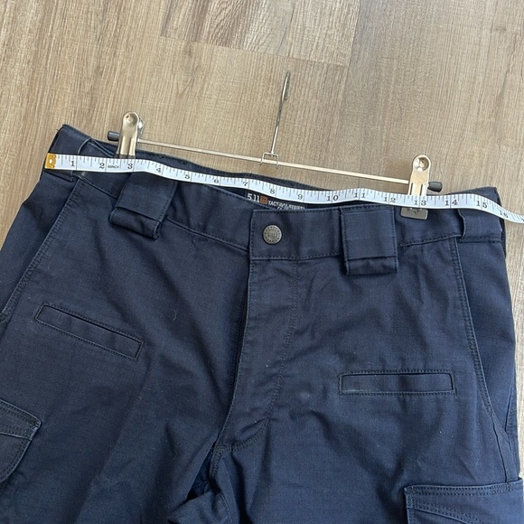 5.11 Tactical Series Stryke Pant in Navy 30/32 - Picture 7 of 8